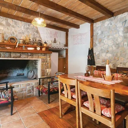 بيت للعطل Cozy In Podaspilje With Kitchen Svinisce