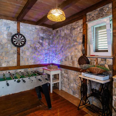 Cozy In Podaspilje With Kitchen بيت للعطل Svinisce