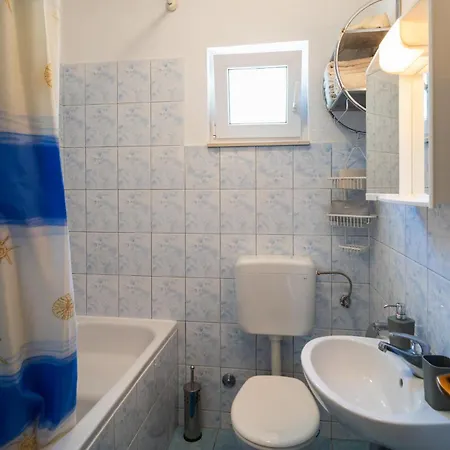بيت للعطل Cozy In Podaspilje With Kitchen Svinisce